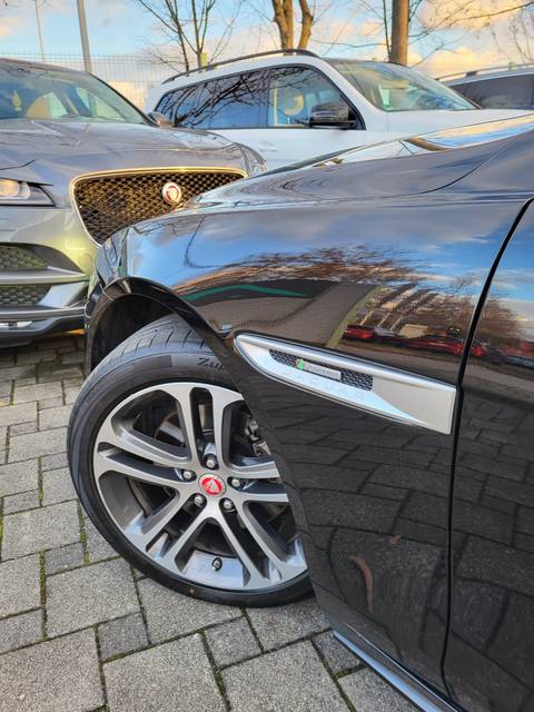 2016 Jaguar XE — sličica 22