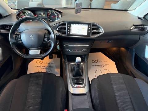 2017 Peugeot 308 — sličica 15