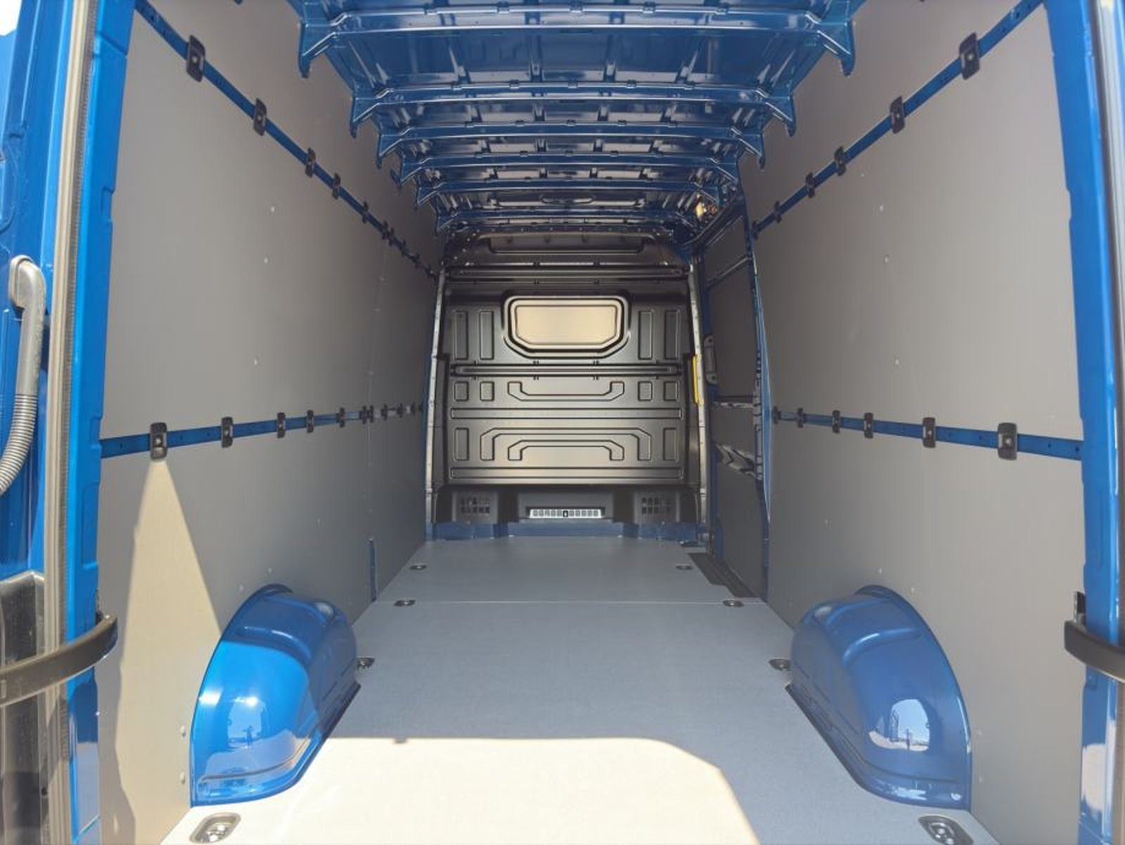 2025 Volkswagen Crafter — fotografija 12