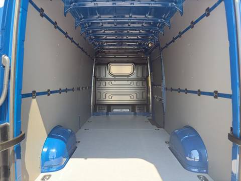 2025 Volkswagen Crafter — sličica 12