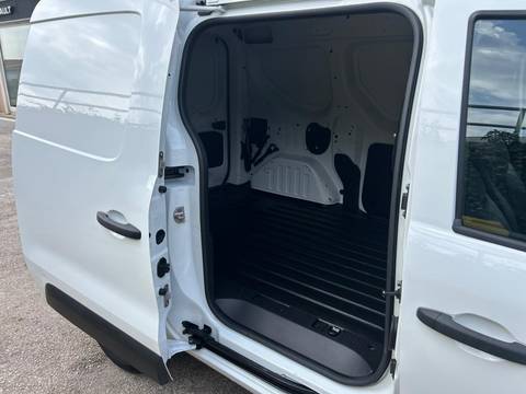 2022 Renault Express — sličica 15