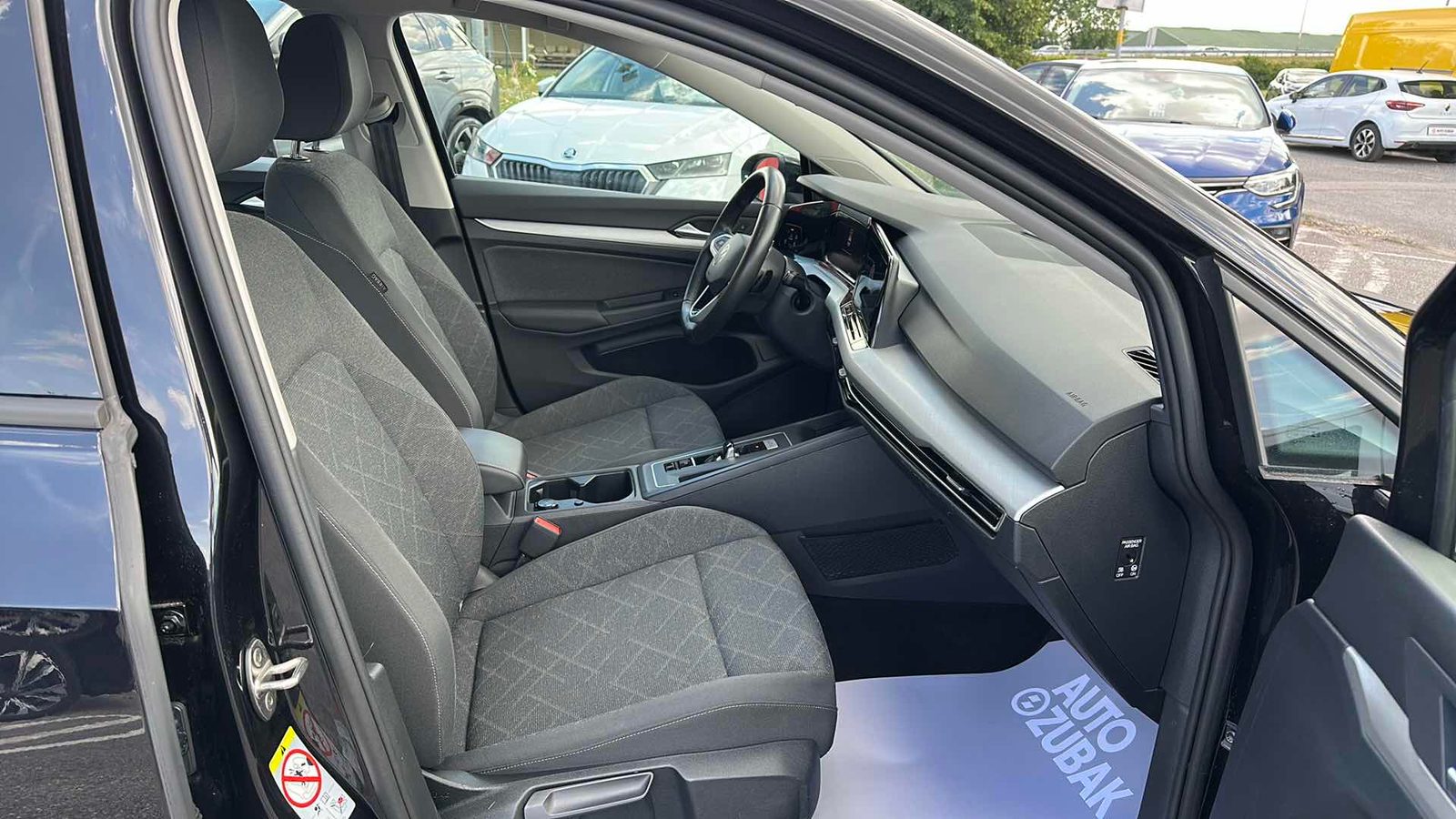 2023 Volkswagen Golf — fotografija 9