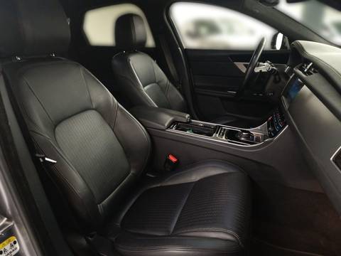 2021 Jaguar XF — sličica 21