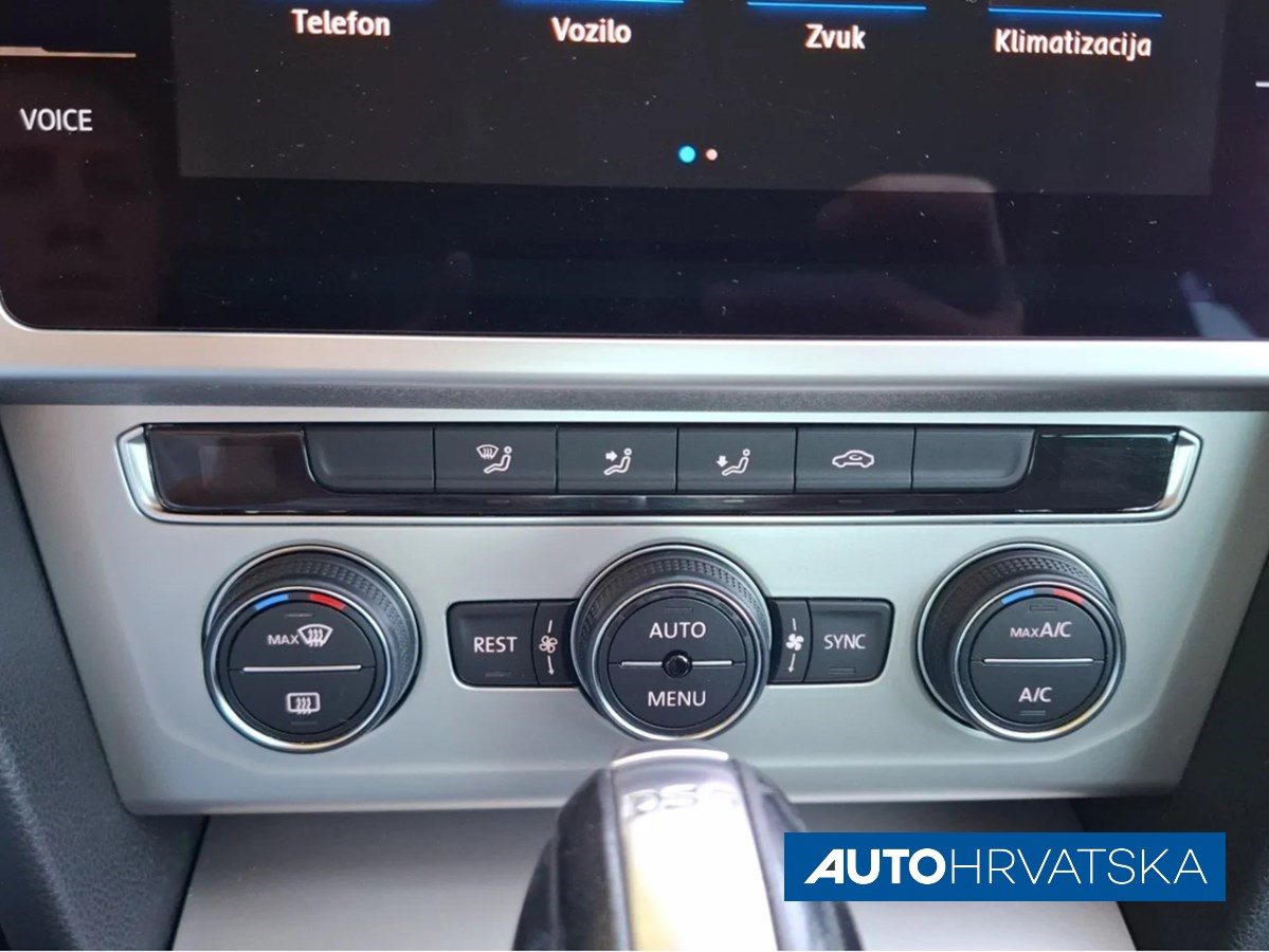 2019 Volkswagen Passat — fotografija 20