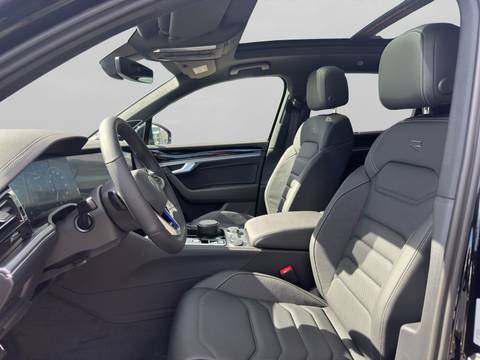 2025 Volkswagen Touareg — sličica 9