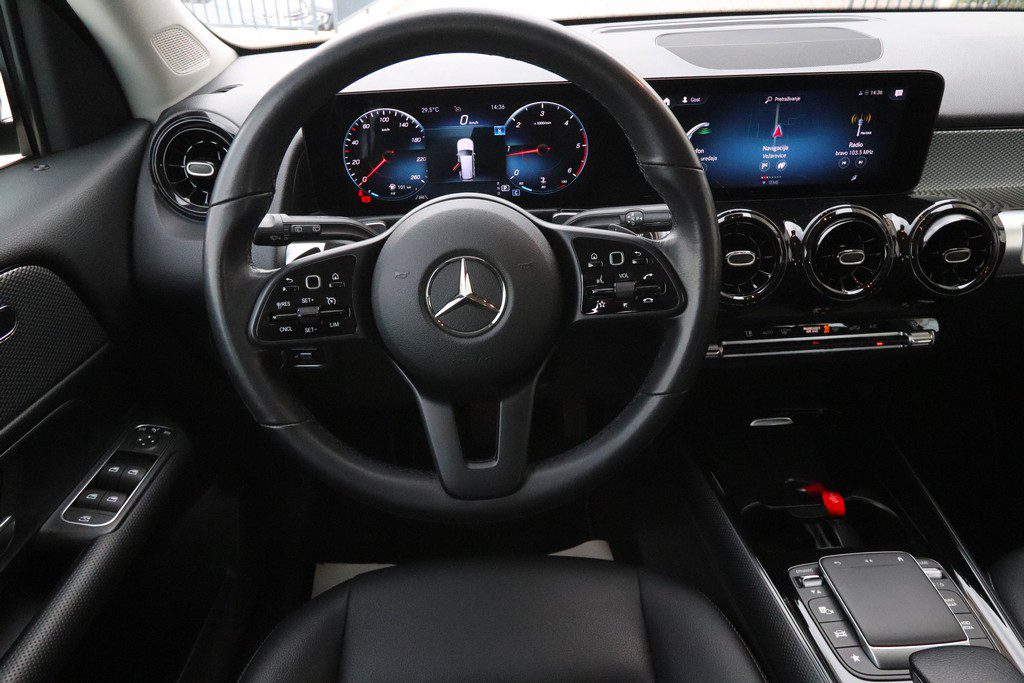 2022 Mercedes-Benz GLB — fotografija 10