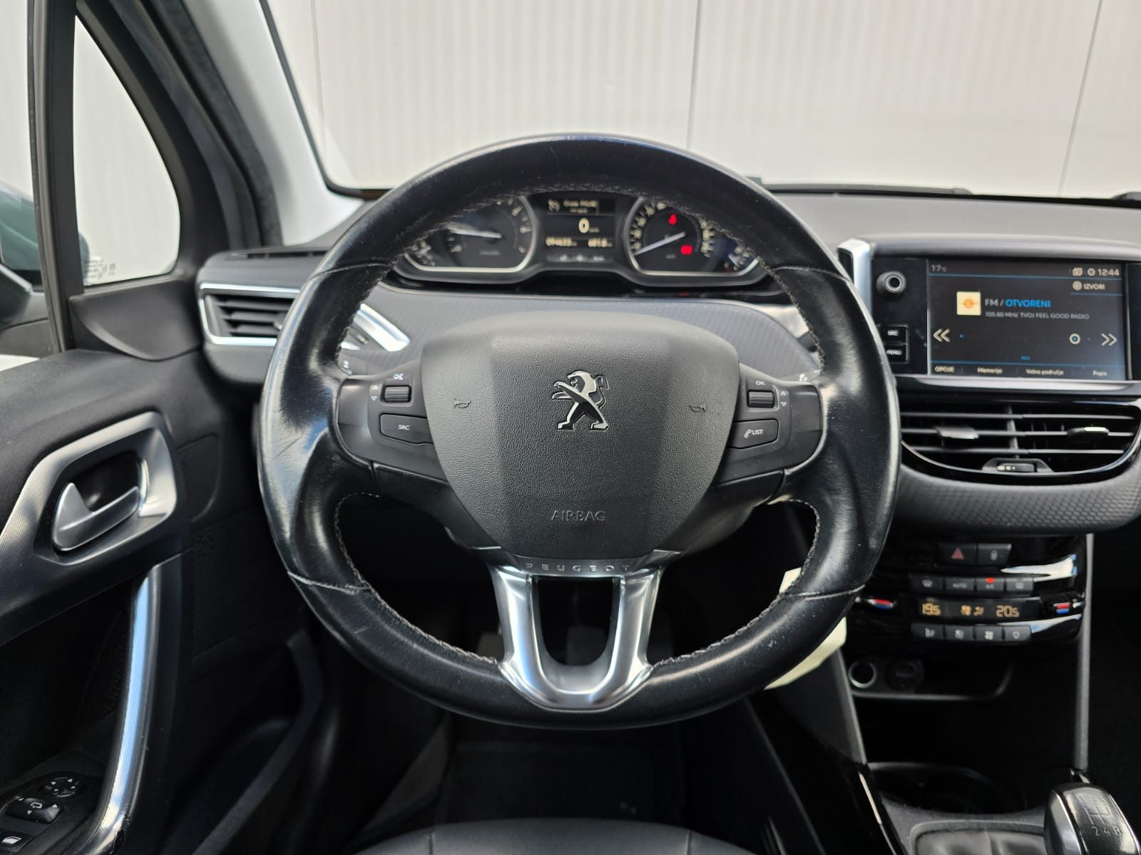 2017 Peugeot 2008 — fotografija 14