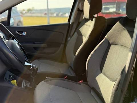 2016 Renault Captur — sličica 9