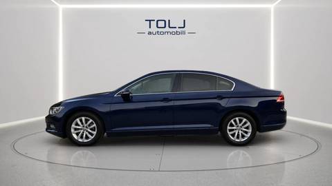 2019 Volkswagen Passat — sličica 4