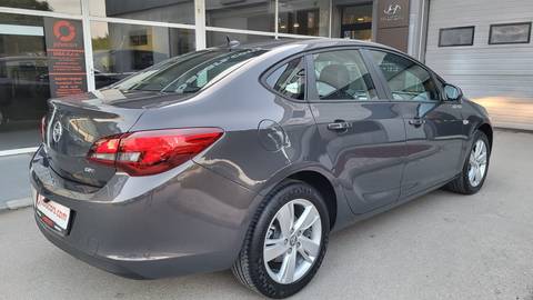 2015 Opel Astra — sličica 7