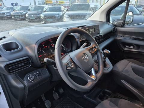 2022 Opel Combo — sličica 9