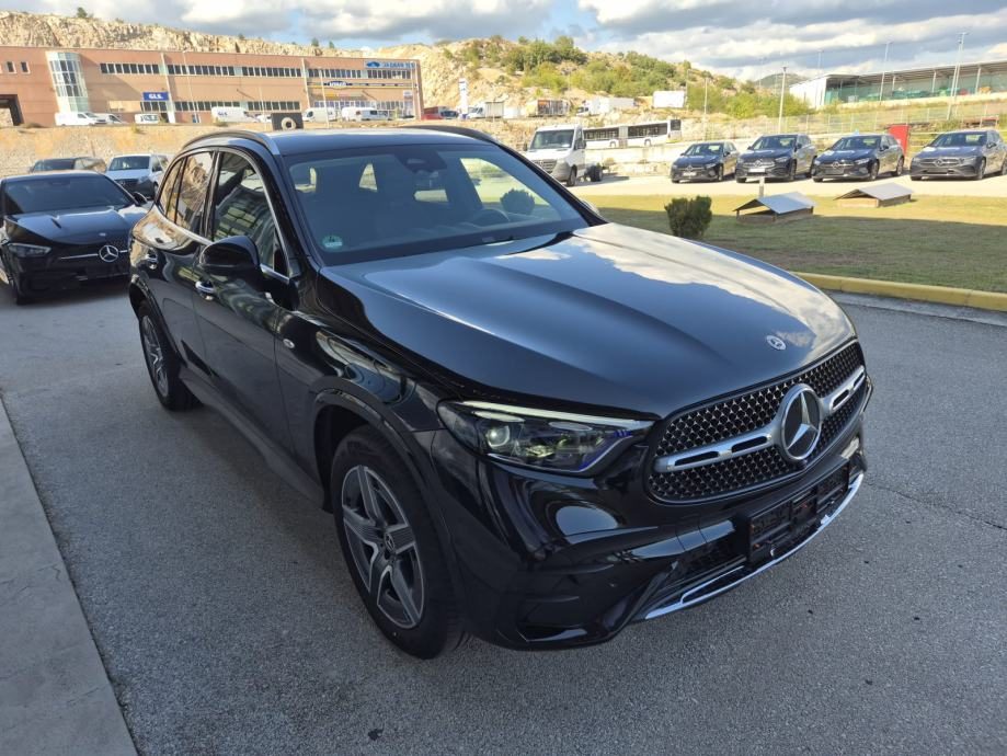 2025 Mercedes-Benz GLC — fotografija 3