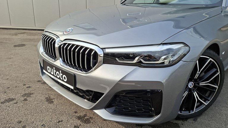 2023 BMW Serija 5 — fotografija 21