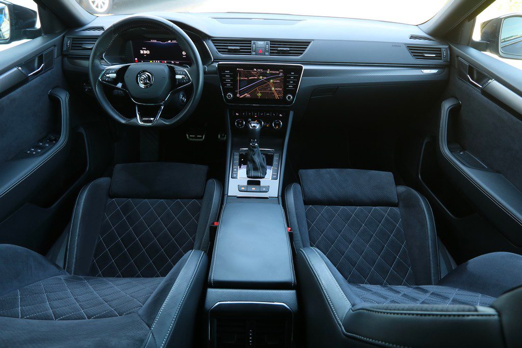 2021 Škoda Superb Sportline — fotografija 5