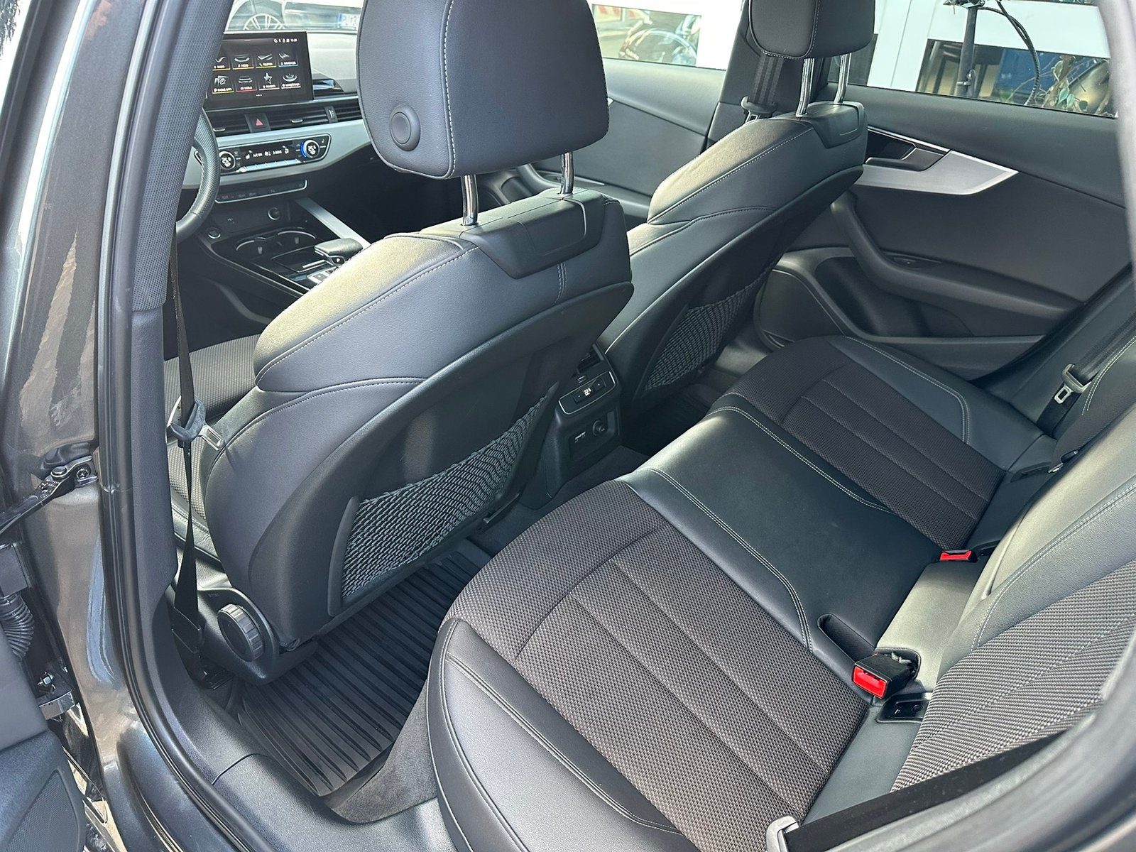 2023 Audi A4 S line — fotografija 13