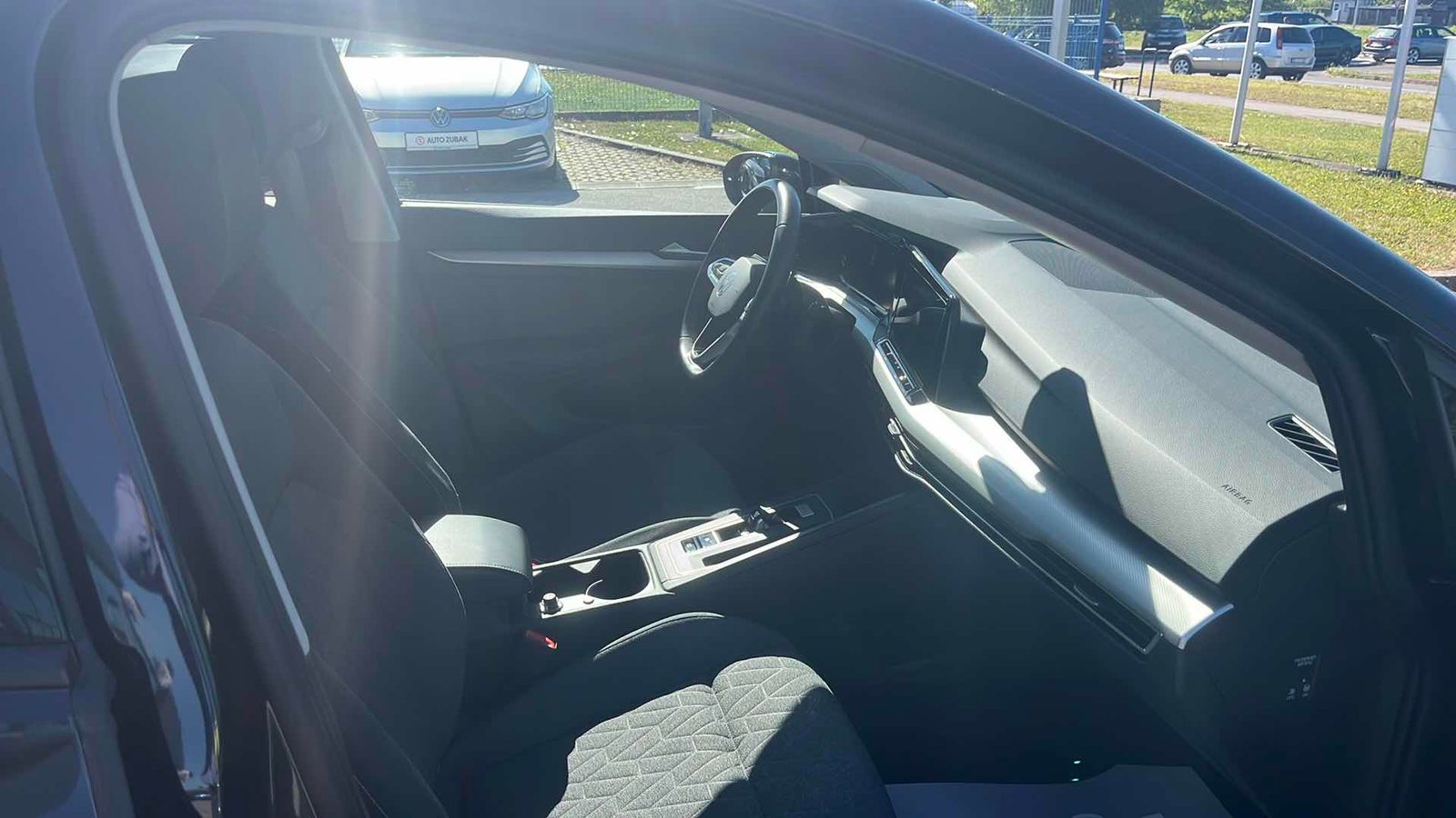 2023 Volkswagen Golf — fotografija 9