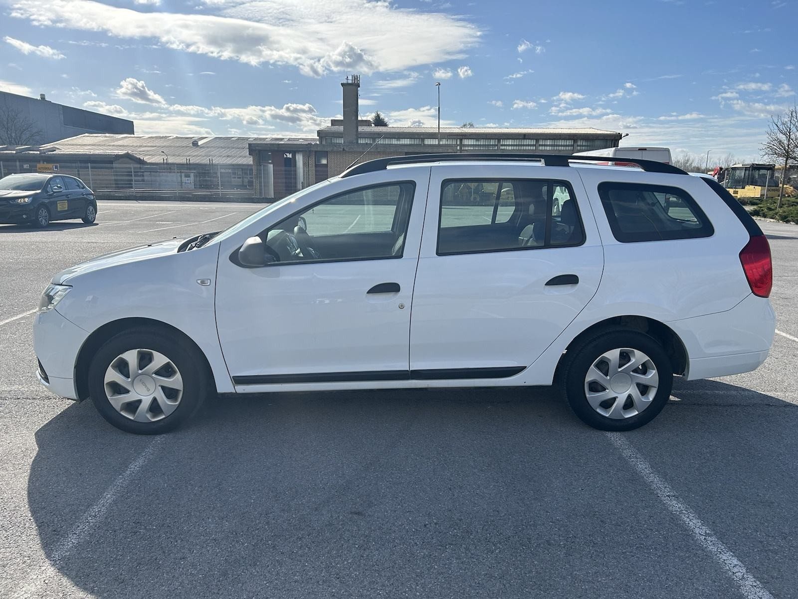2020 Dacia Logan — fotografija 6
