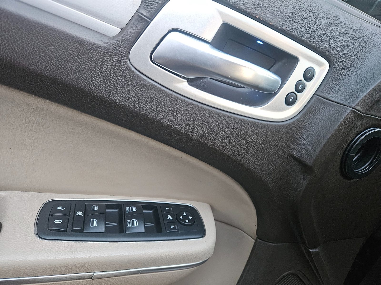 2013 Lancia Thema — fotografija 11