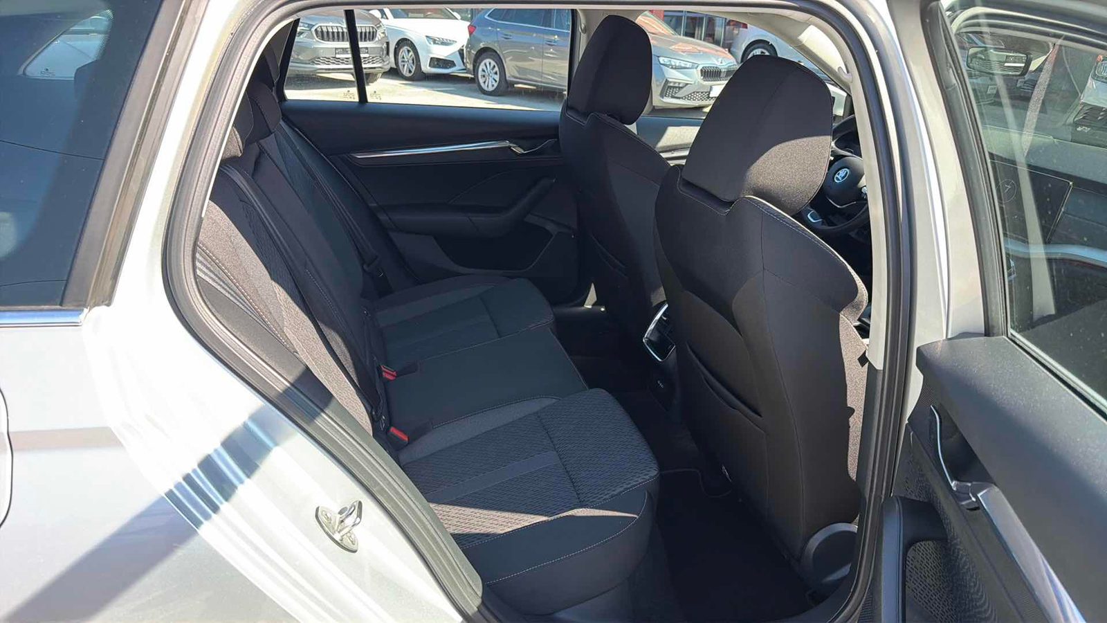 2023 Škoda Octavia Combi — fotografija 10
