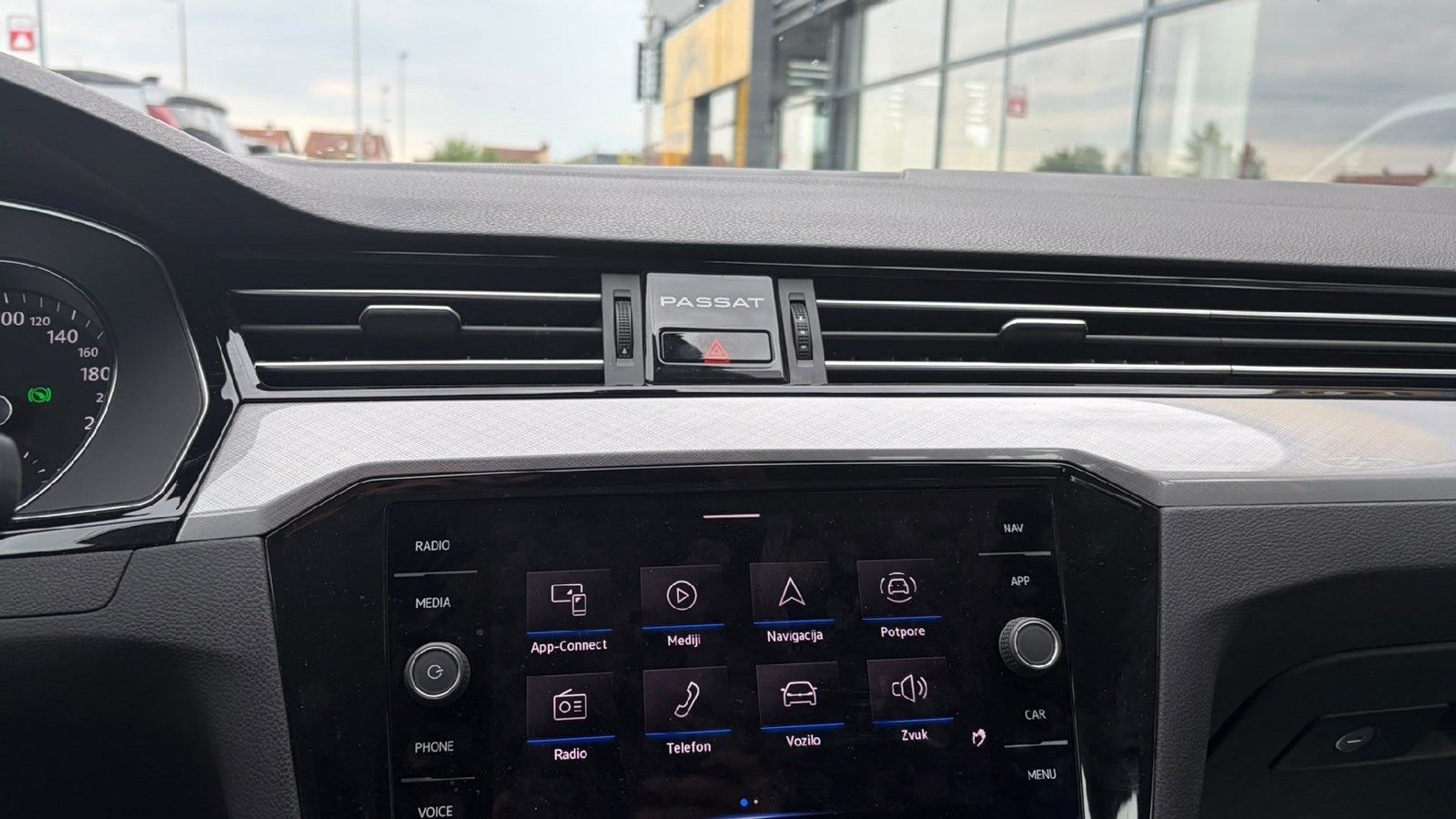 2022 Volkswagen Passat — fotografija 29