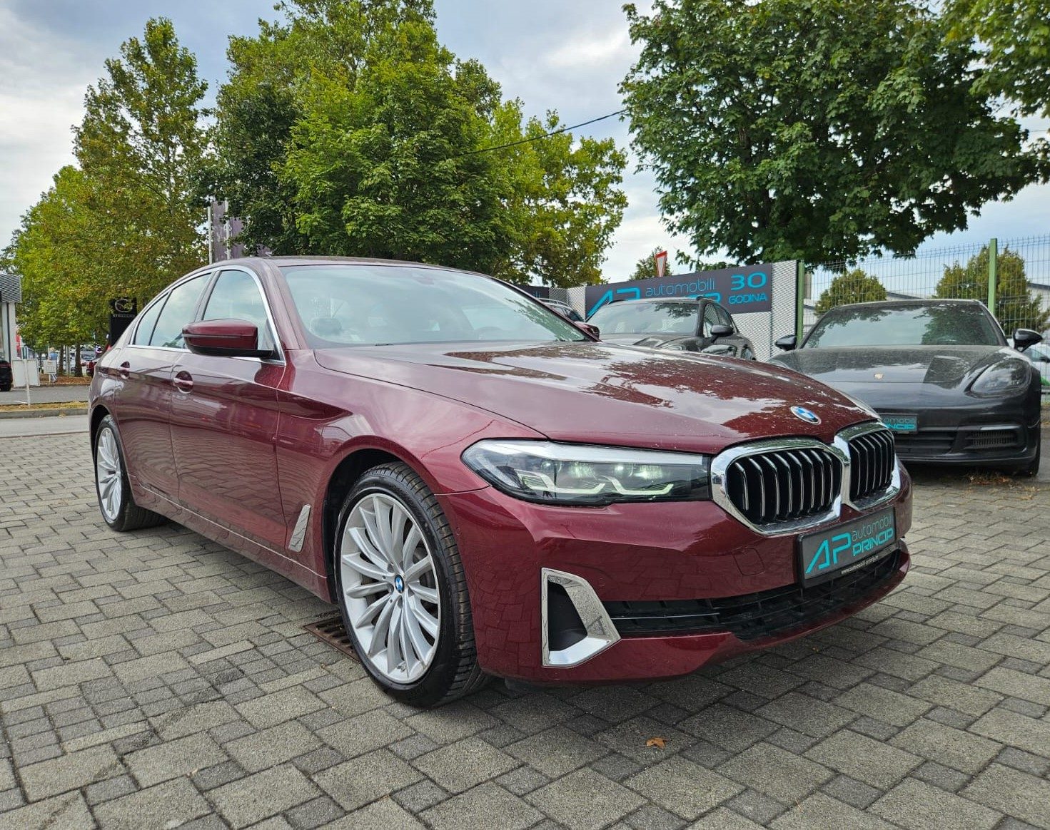 2023 BMW Serija 5 — fotografija 8
