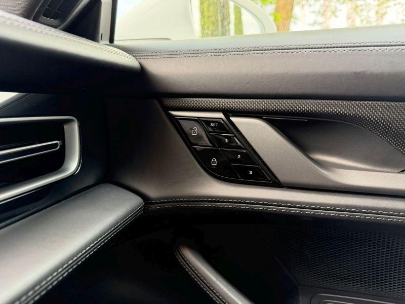 2020 Porsche Taycan — fotografija 21
