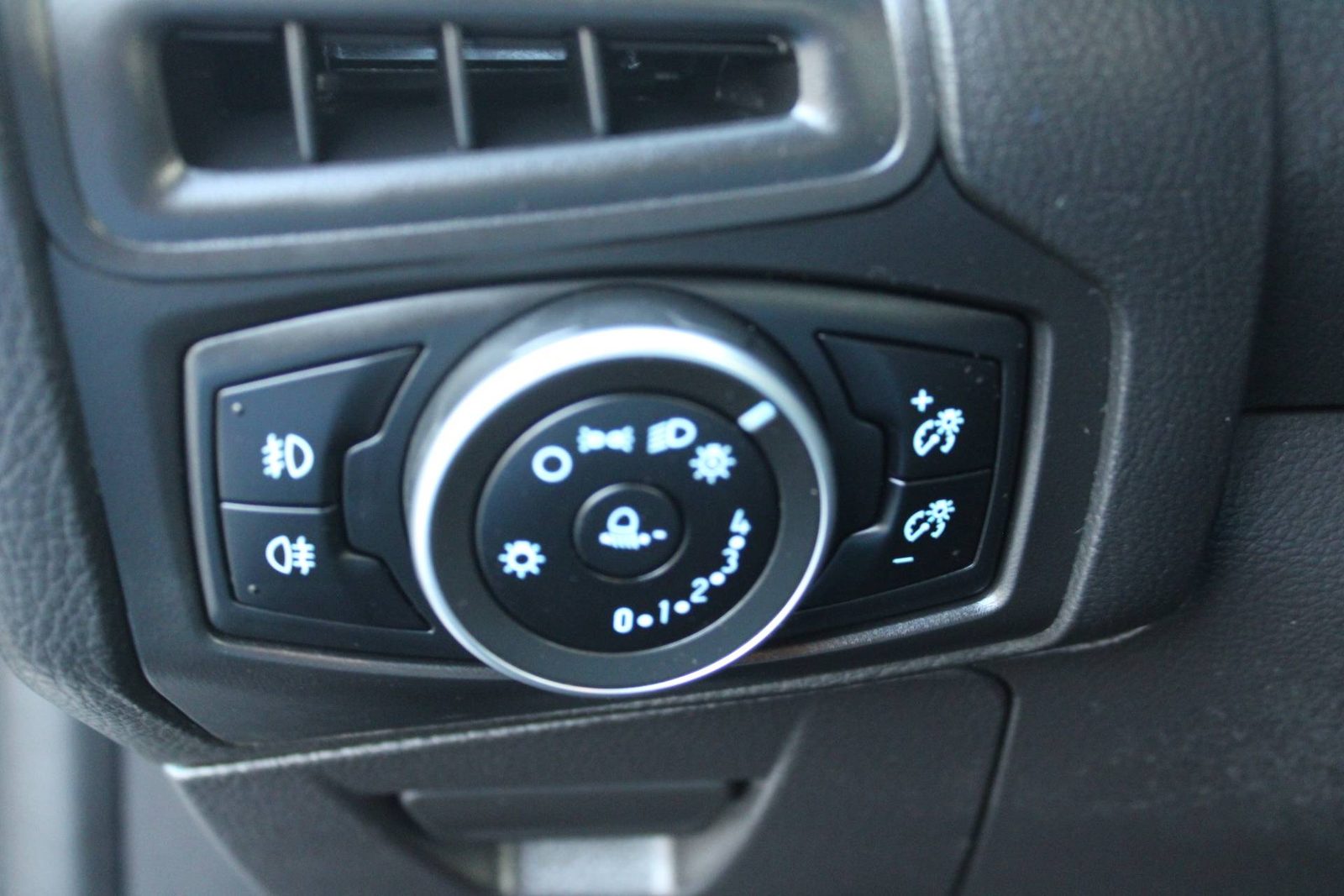 2016 Ford Focus karavan — fotografija 15