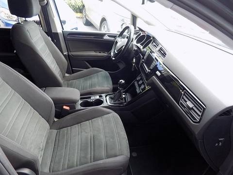 2016 Volkswagen Touran — sličica 6