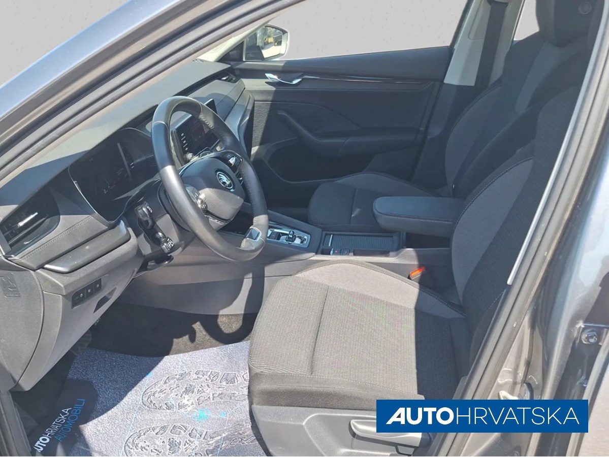 2022 Škoda Octavia — fotografija 10