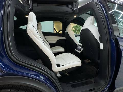 2022 Tesla Model X — sličica 17