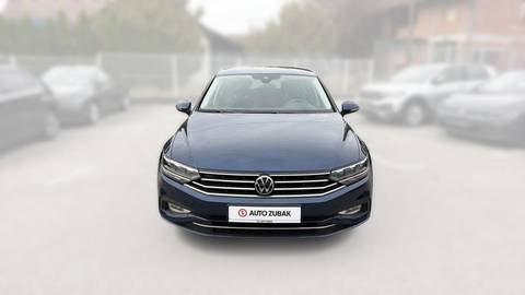 2021 Volkswagen Passat — sličica 2