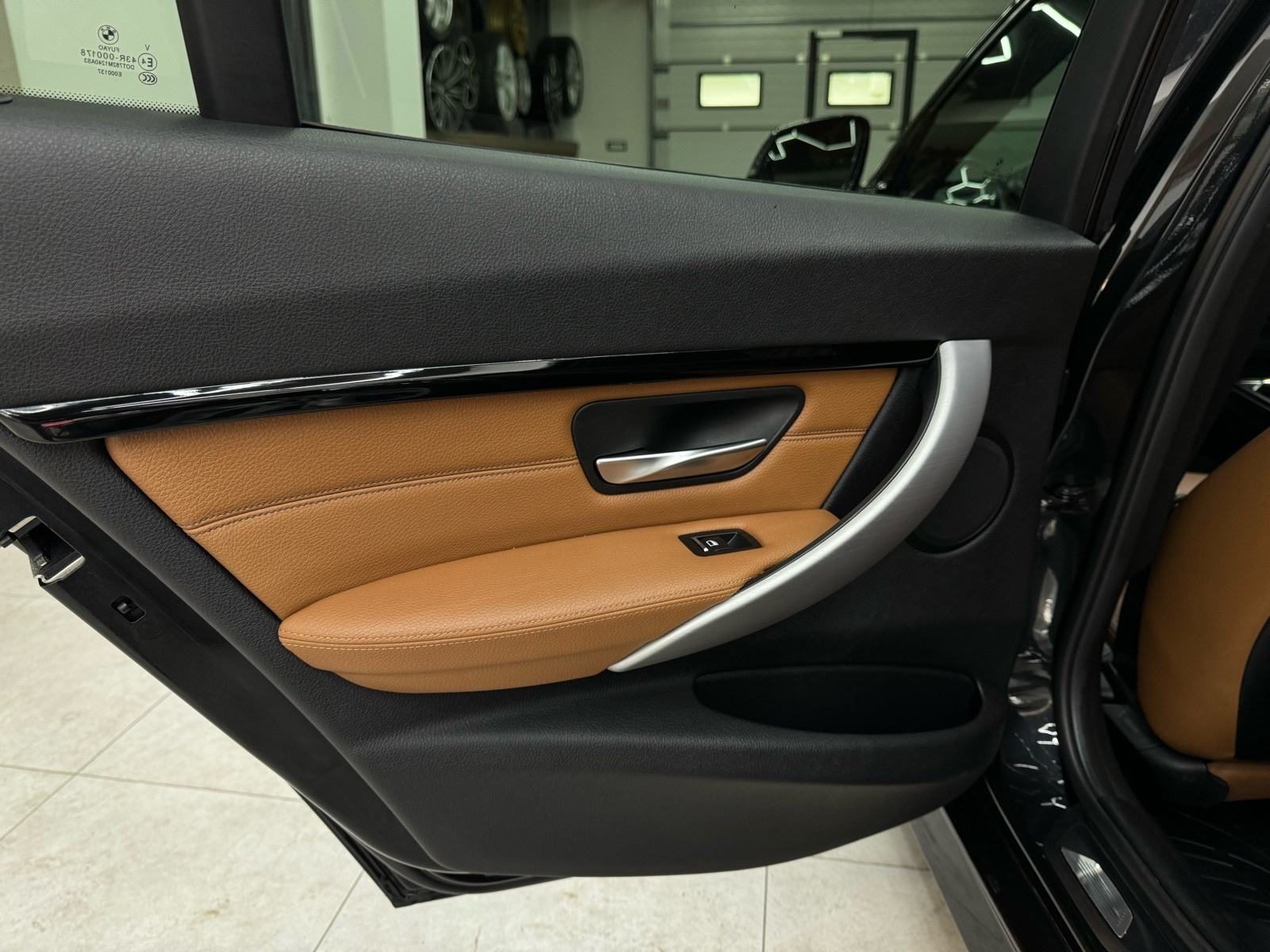 2016 BMW Serija 3 — fotografija 15
