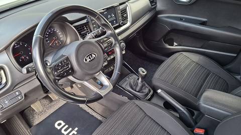 2020 Kia Stonic — sličica 29