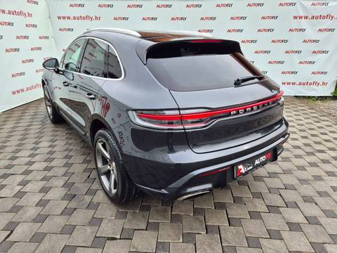 2022 Porsche Macan — sličica 6