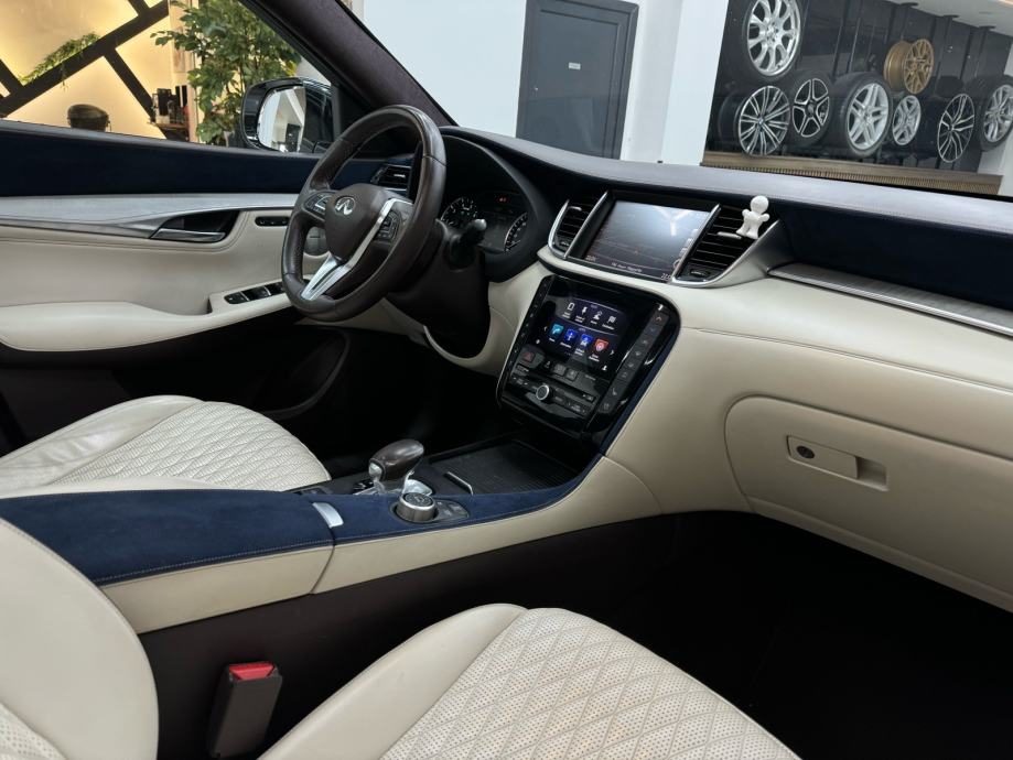 2019 Infiniti QX50 — fotografija 20