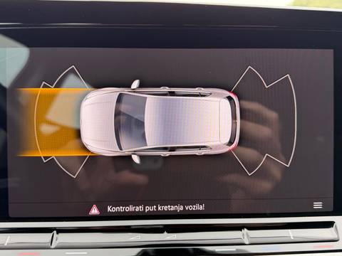 2023 Volkswagen Golf — sličica 18
