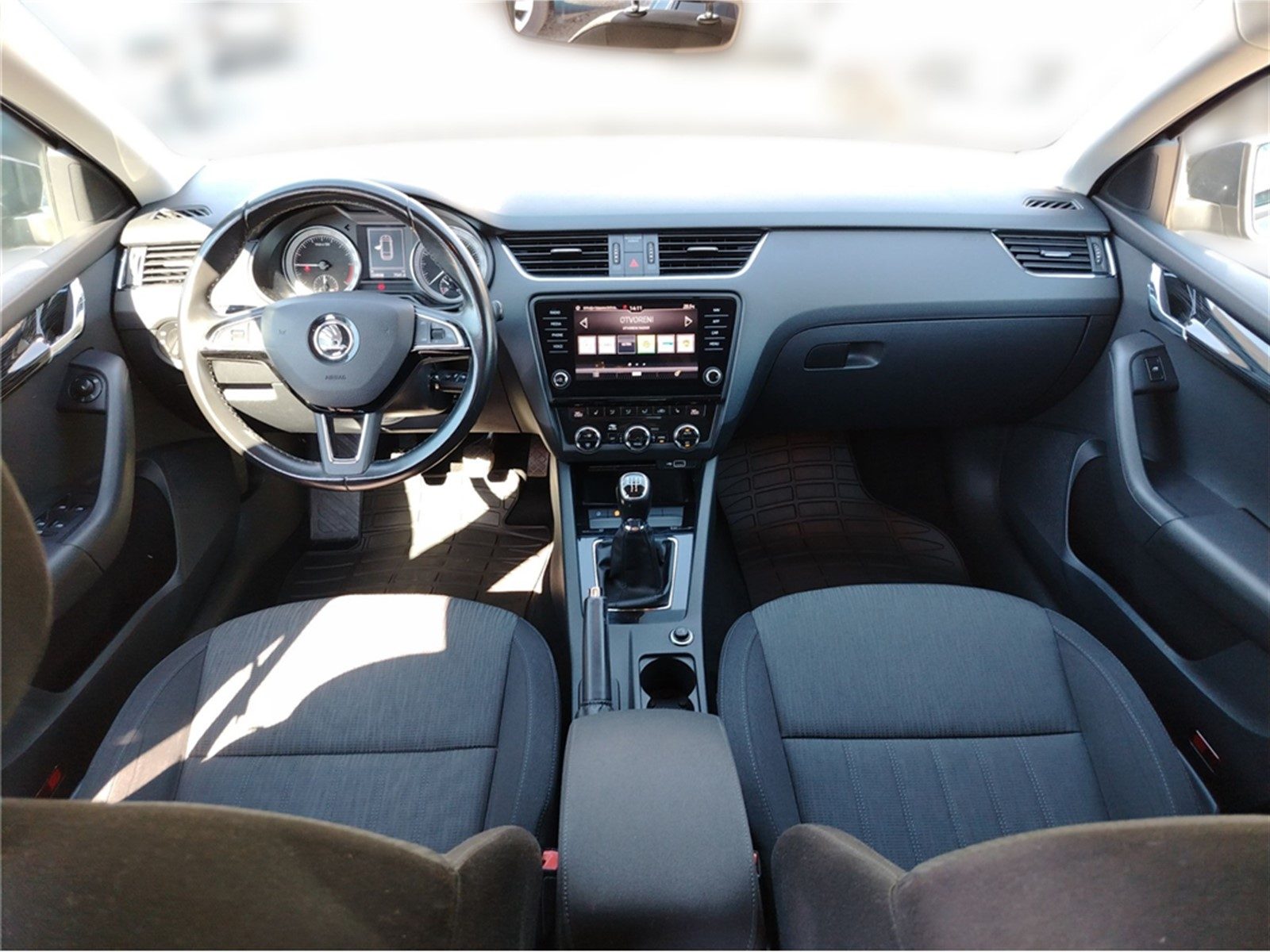 2019 Škoda Octavia Combi — fotografija 10