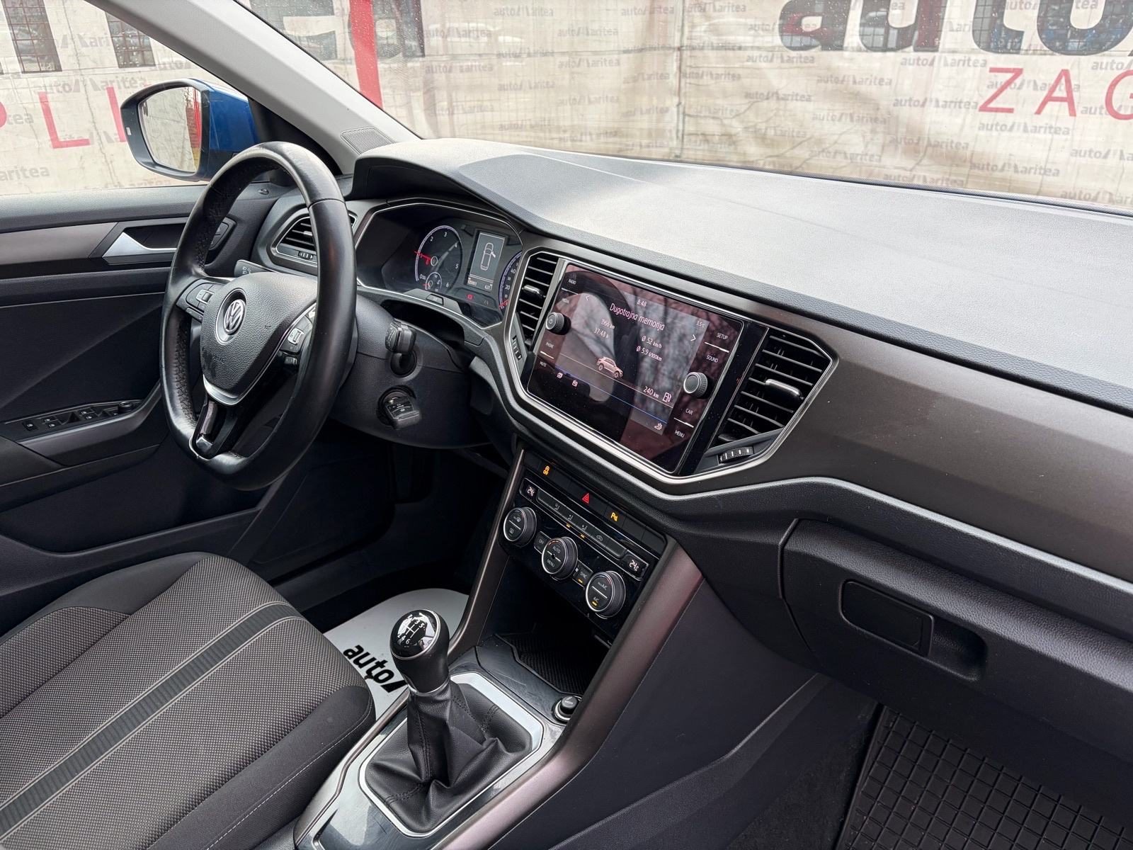 2018 Volkswagen T-Roc — fotografija 14