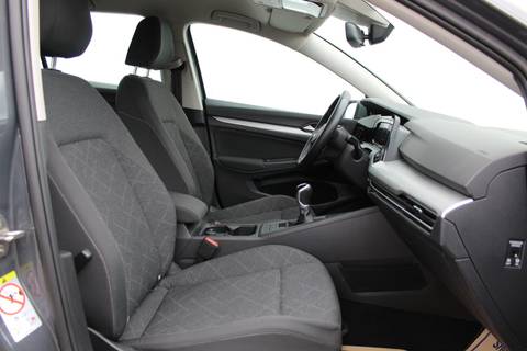 2022 Volkswagen Golf — sličica 11