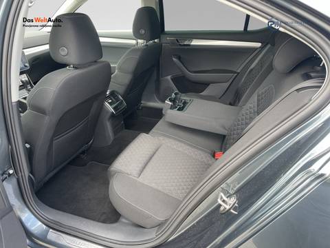 2021 Škoda Superb — sličica 10