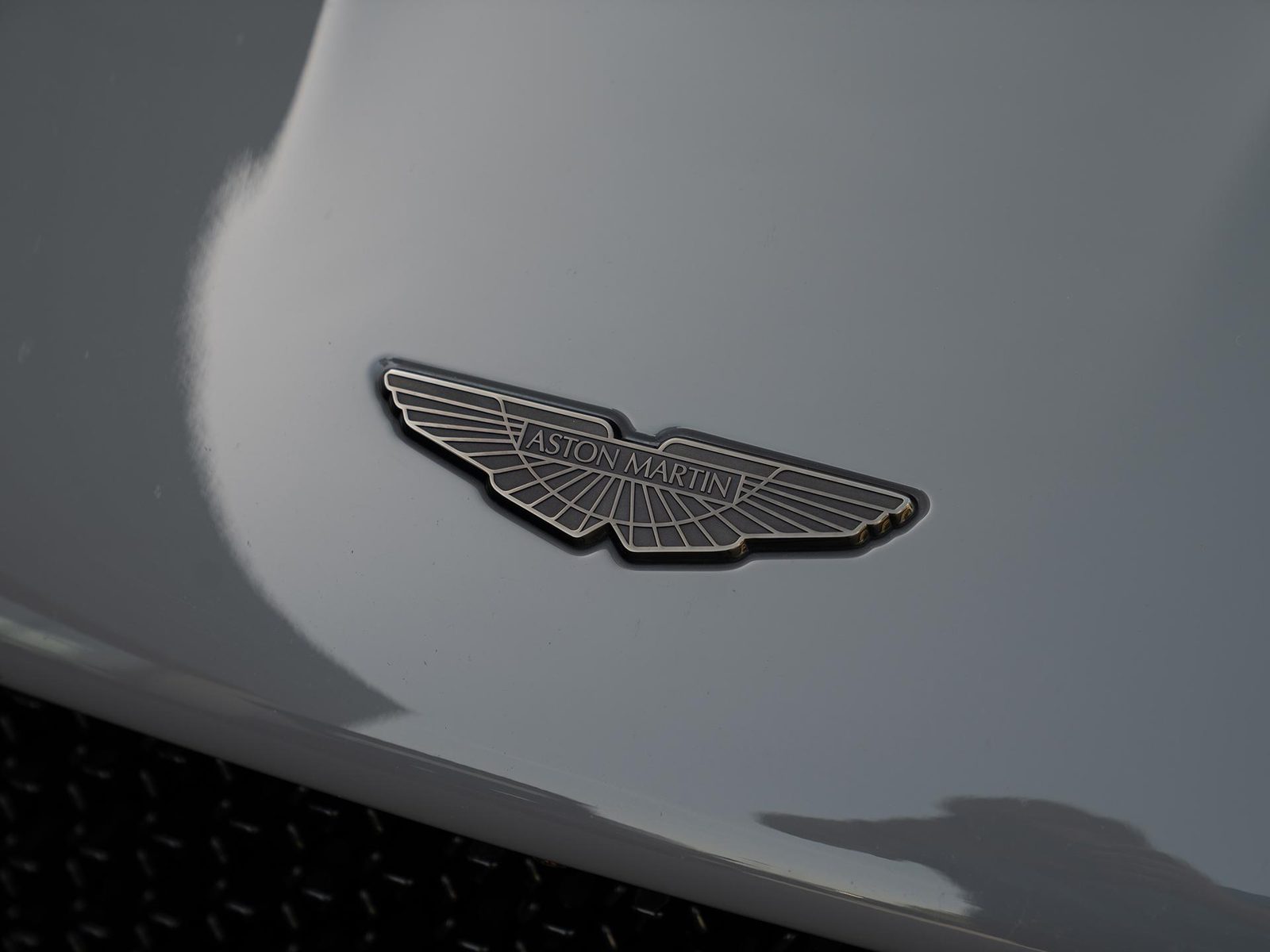 2022 Aston Martin DBS — fotografija 9
