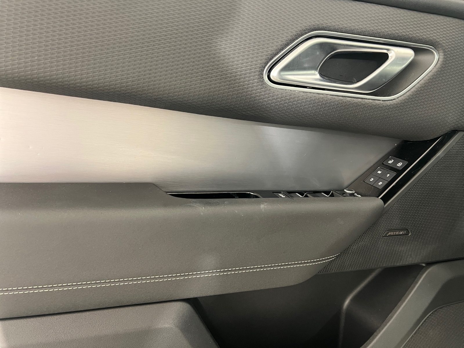 2023 Land Rover Range Rover Velar — fotografija 14