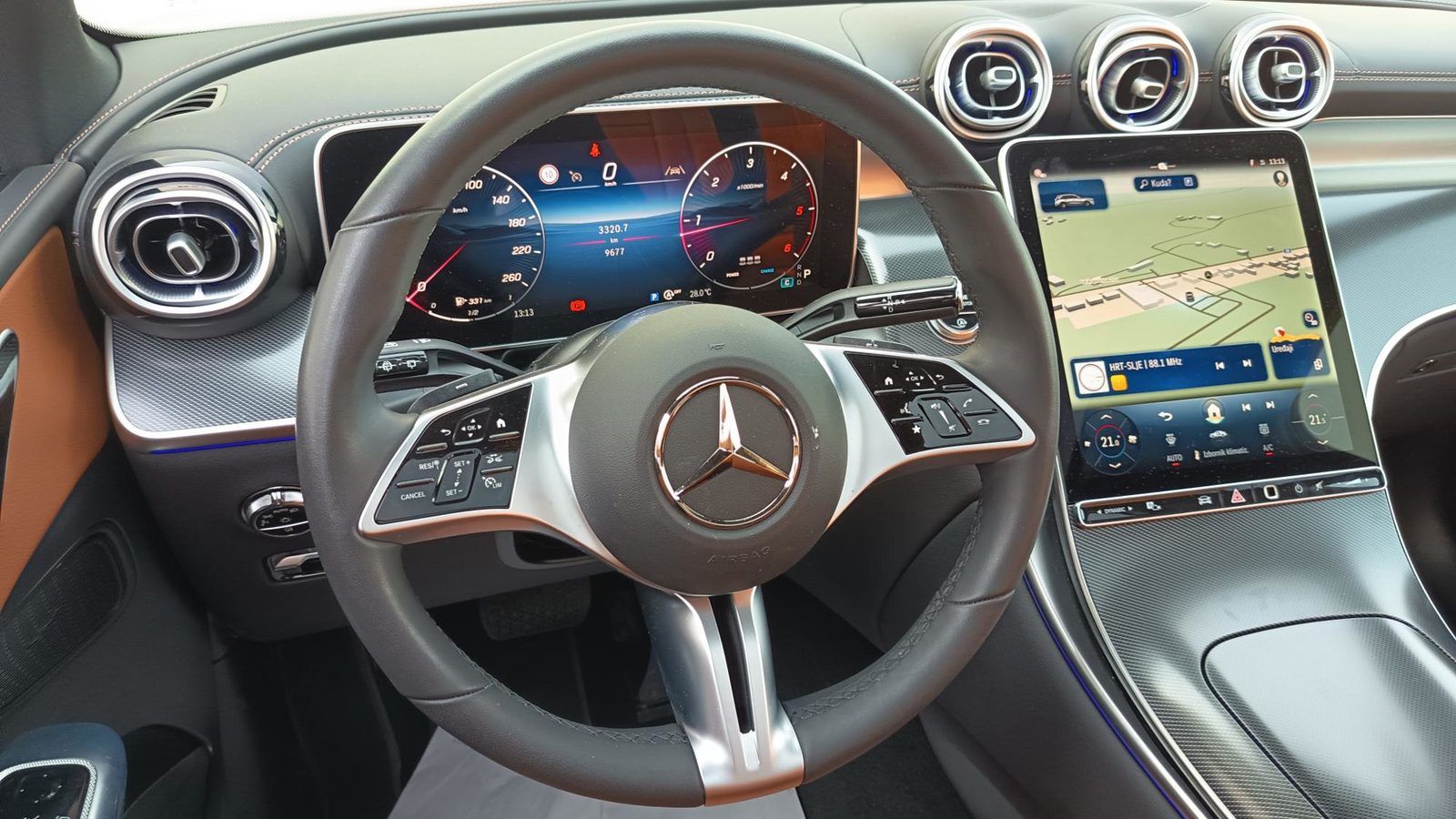 2026 Mercedes-Benz GLC Avantgarde — fotografija 9
