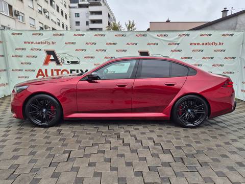 2025 BMW M5 — sličica 4