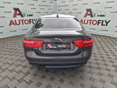 2017 Jaguar XE — sličica 7