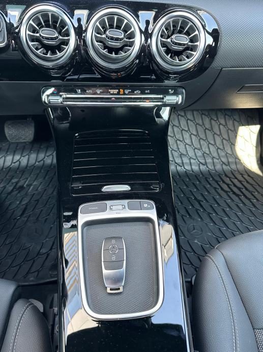 2023 Mercedes-Benz A-klasa — fotografija 14
