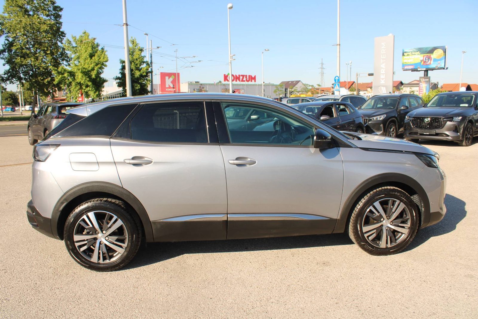2022 Peugeot 3008 — fotografija 4