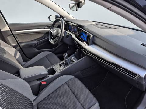 2021 Volkswagen Golf — sličica 18