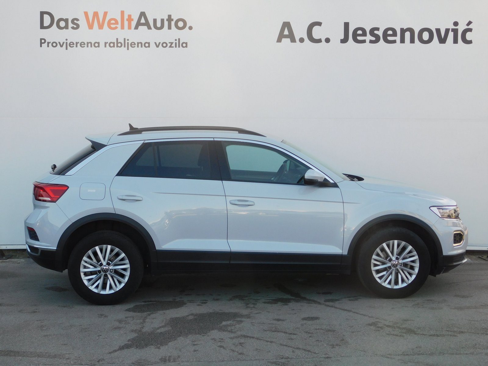 2022 Volkswagen T-Roc — fotografija 4