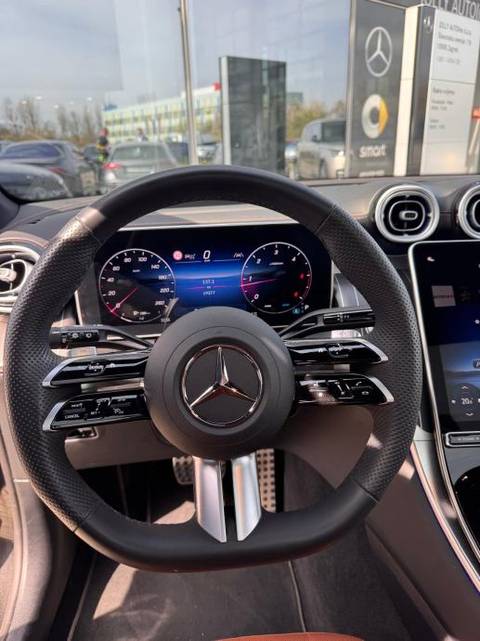 2025 Mercedes-Benz GLC — sličica 10